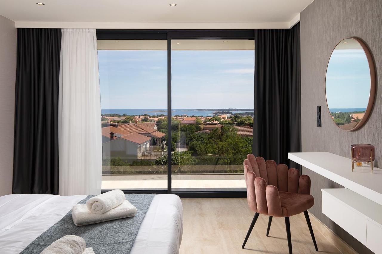 Boutique Apartments Kristo Medulin Bagian luar foto