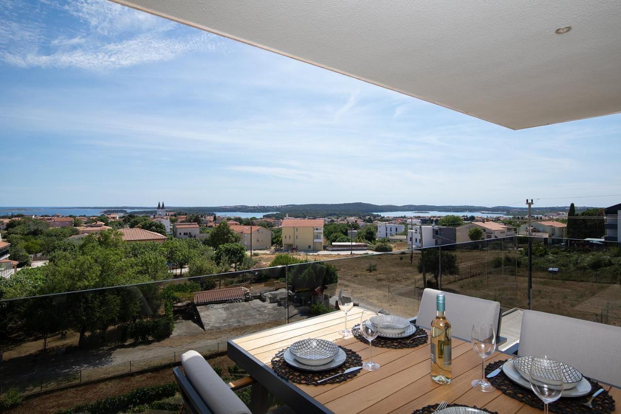 Boutique Apartments Kristo Medulin Bagian luar foto